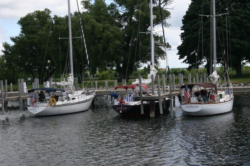 3 Islanders race to Whitehall on Lake Michigan