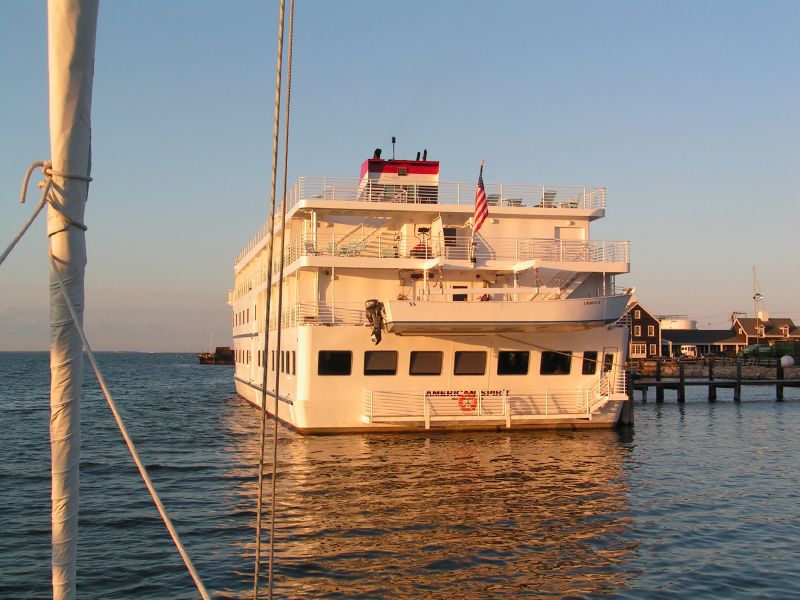 Vineyard haven tourists