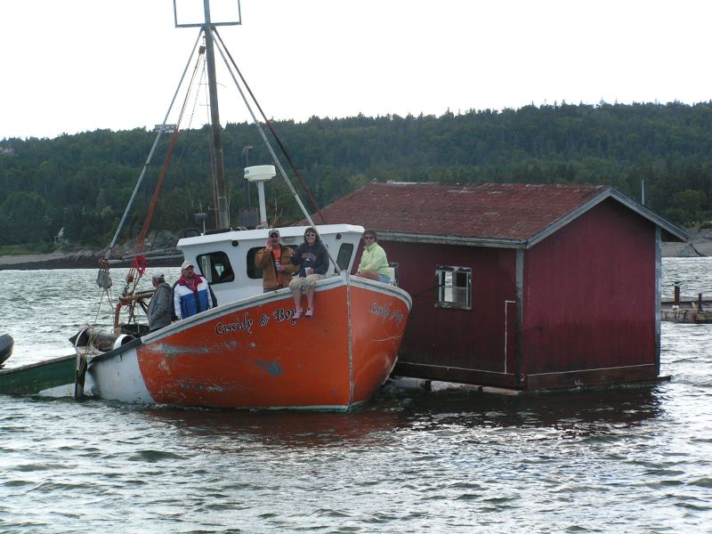 House boat ...