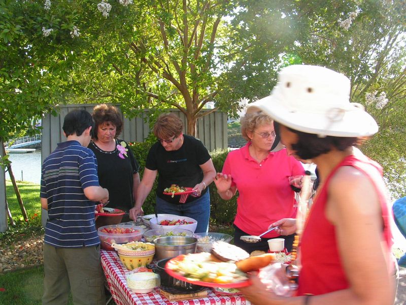 Chow line ...