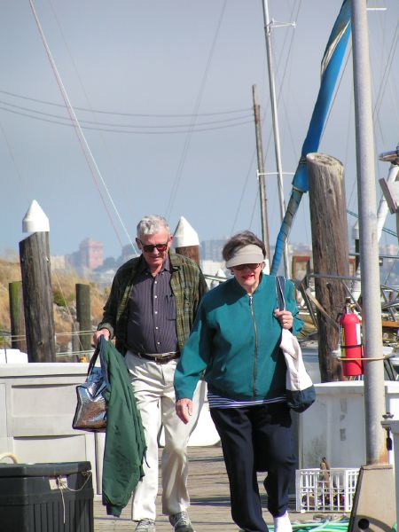 Don & Barbara arrive ... 