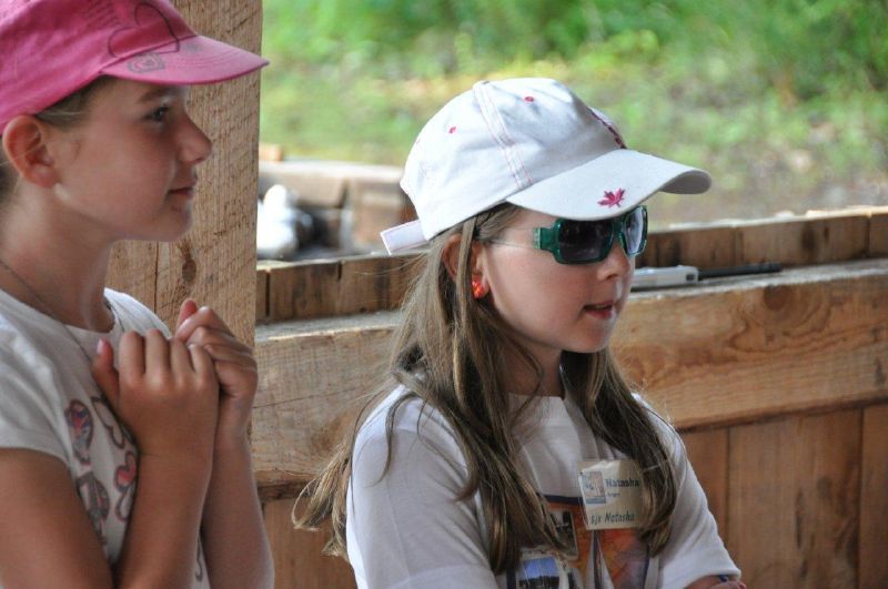 67 Helen & Natasha anxiously await desert...