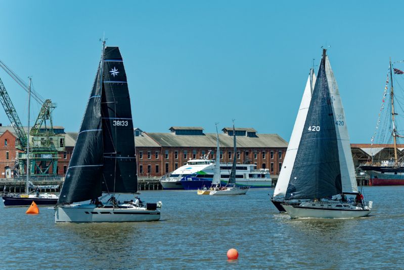 Rt. Luna Sea leads<BR> Kapai to the start